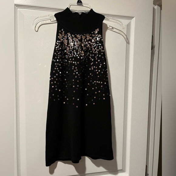 WHITE HOUSE BLACK MARKET SEQUINNED MOCK NECK TOP SIZE MEDIUM NWT! - Picture 3 of 5